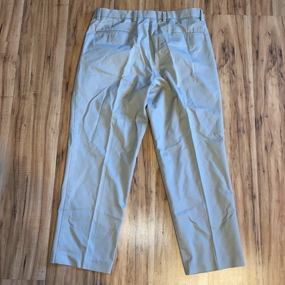 Dockers D3 Classic Fit dress pants Mens size 36X30x Khaki